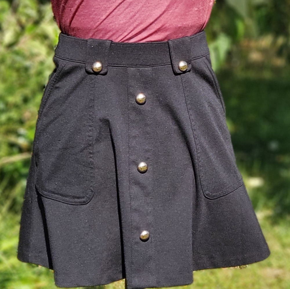 Button front skirt sz Sm, black